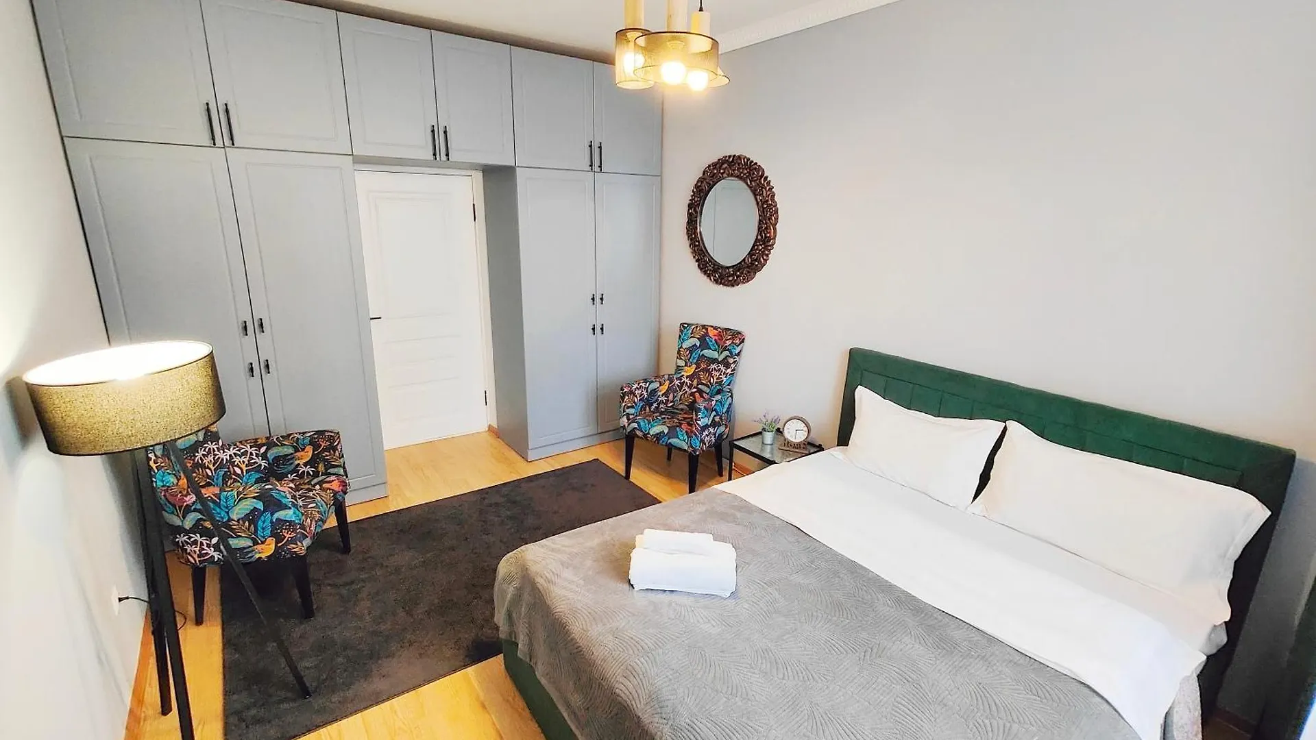 Апартаменты Moon Apartments - Seifullina 58 Almatý